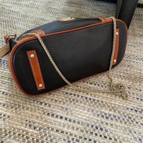 DOONEY & BOURKE Large Pebbled Leather Crossbody Bag w/ Gold Chain Strap Blue Tan - Picture 7 of 12